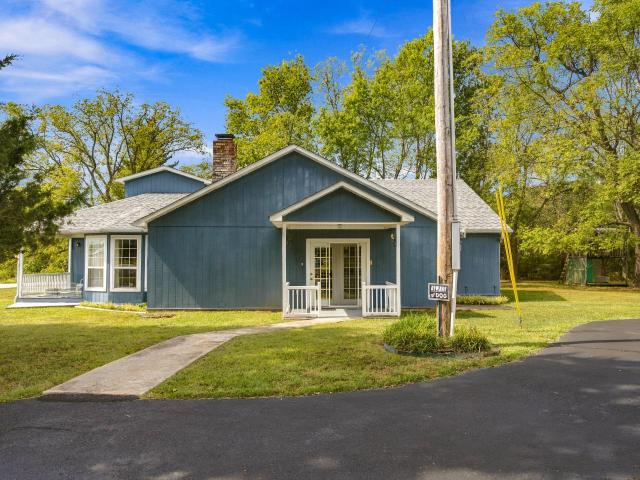House for sale in Seligman, Barry County