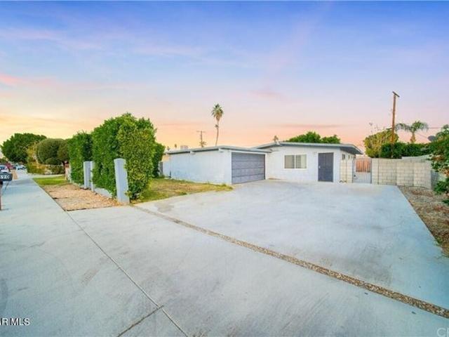 Townhouse for sale in Cathedral City, California