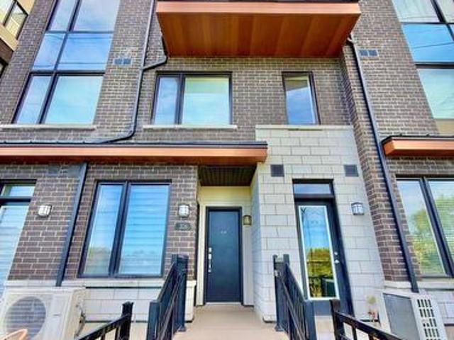 Townhouse for rent in Glen Grove, Pickering