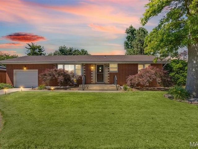 House for sale in Cottage Hills, Illinois