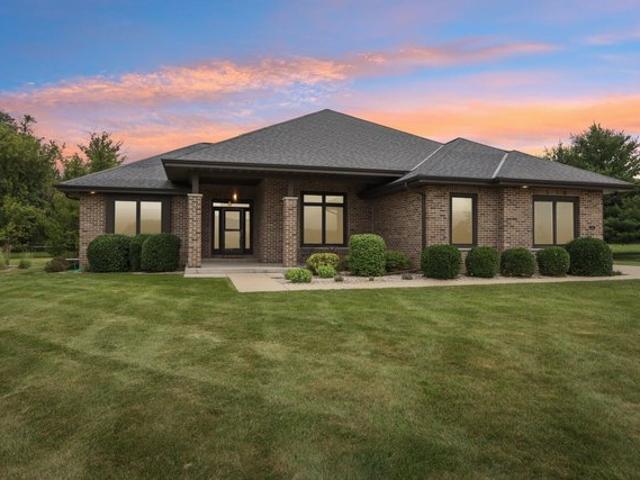 House for sale in North Prairie, Wisconsin