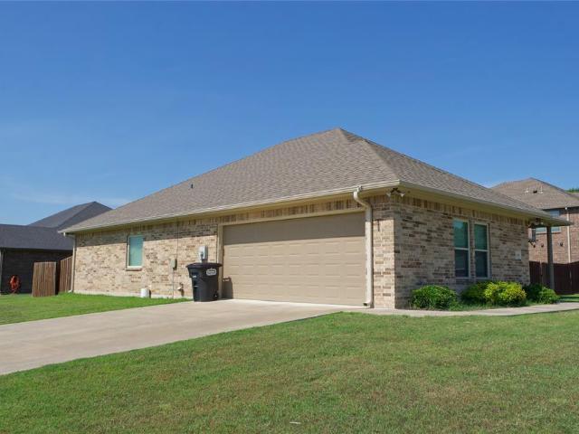 House for sale in Lindsay, Texas