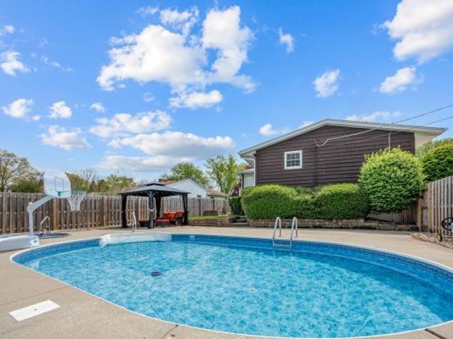 House for sale in Mchenry, Illinois