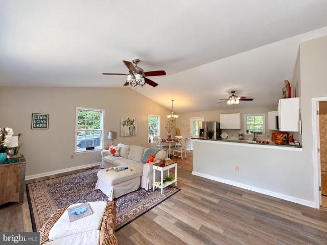 House for sale in Twin Lakes, Greene County