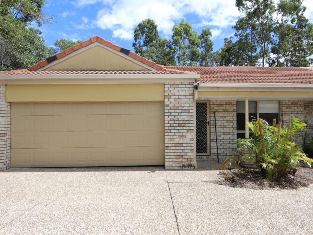 House for rent in Molendinar, Gold Coast City
