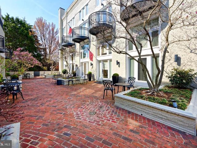 Condo for sale in Virginia