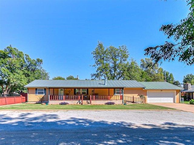 House for sale in Crescent, Logan County