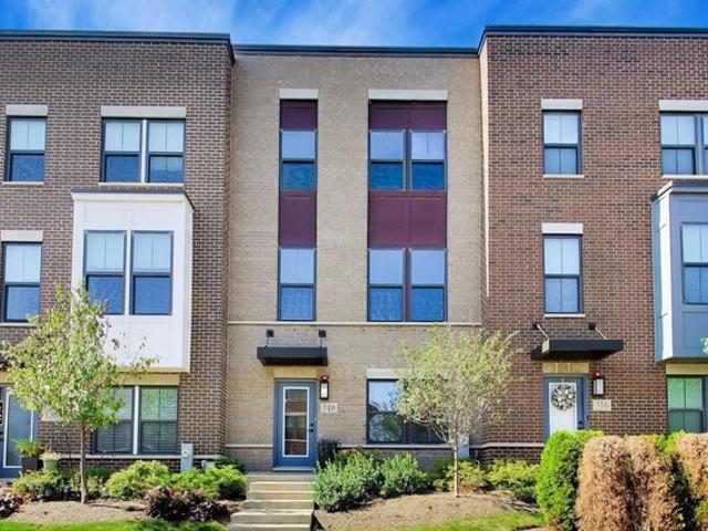 Townhouse for sale in Mount Prospect, Cook County