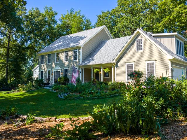 House for sale in Batavia, Illinois