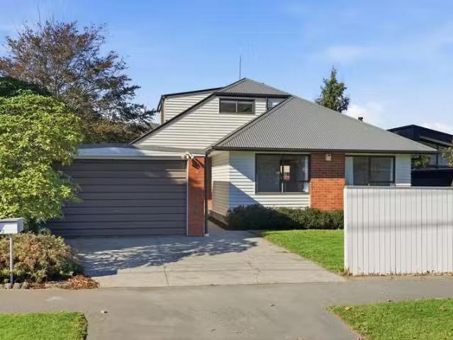 House for sale in Chaslands, Canterbury