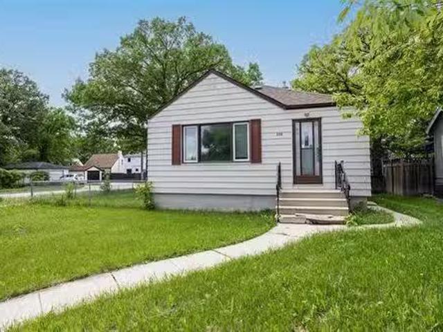 House for sale in East St. Paul, Manitoba