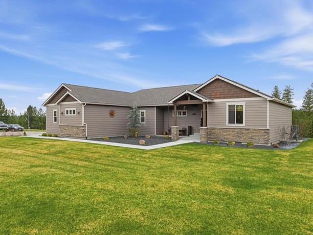 House for sale in Chattaroy, Washington