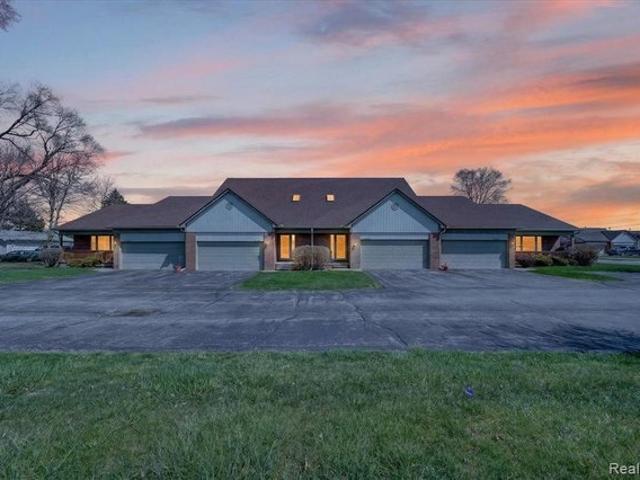 Townhouse for sale in Warren, Michigan