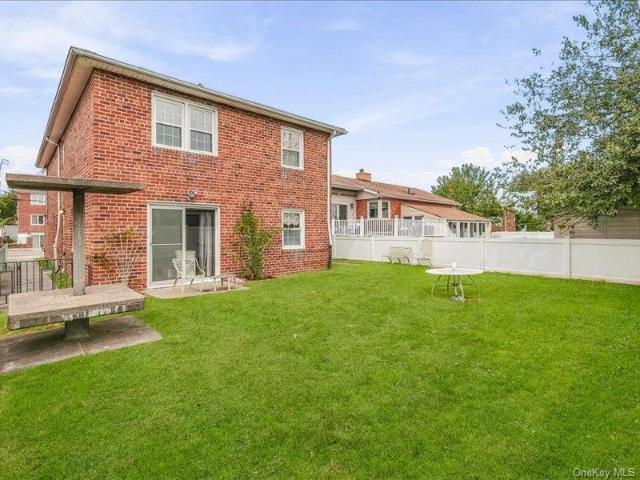 House for sale in Locust Point, New York