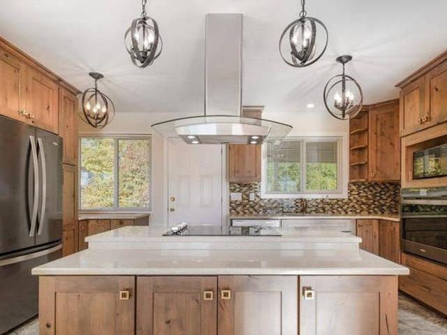 House for sale in Abbotsford