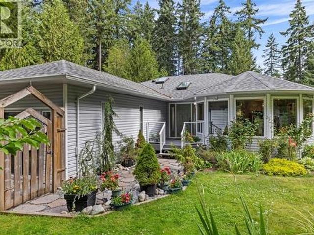 House for sale in Hilliers, British Columbia
