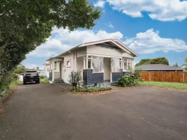 House for sale in Oratia, Oroua County