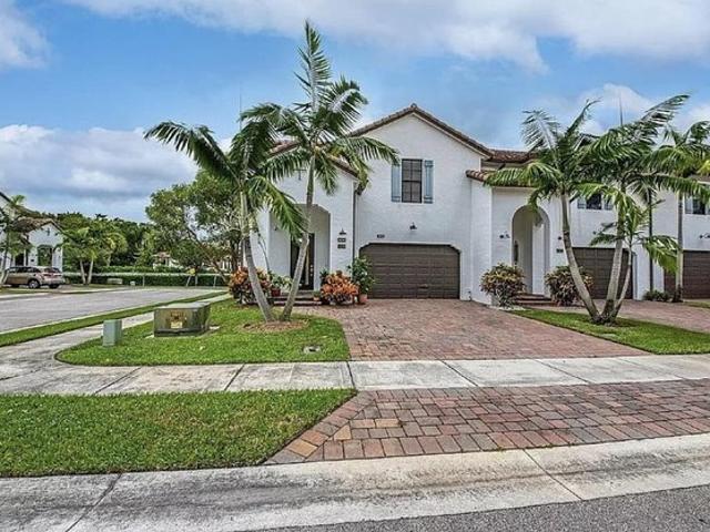 Townhouse for sale in Greenacres, Florida