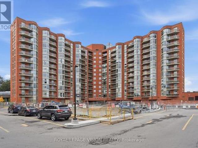 Condo for sale in Scarborough—Rouge Park, Toronto