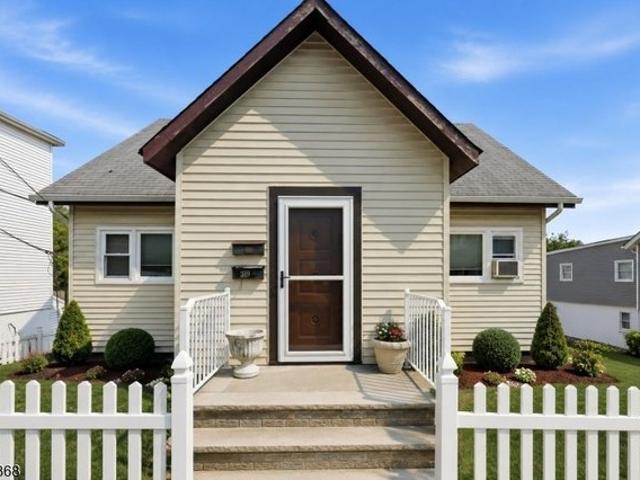 House for sale in Carlstadt, New Jersey