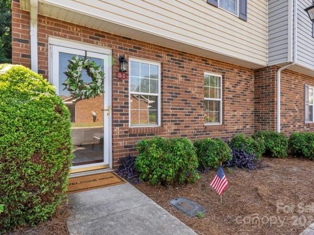 Townhouse for sale in Catawba, North Carolina