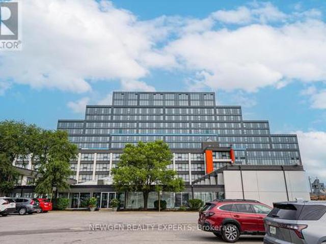 Commercial for rent in Etobicoke North, Toronto