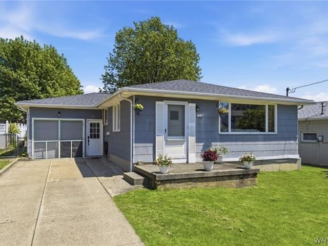 House for sale in Bowmansville, New York