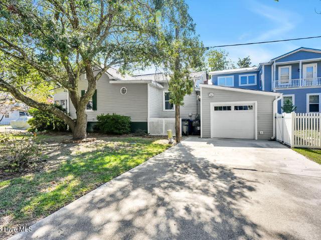 House for sale in Morse and Weeks, Southport