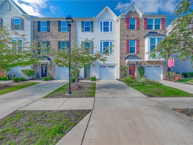 Townhouse for sale in Virginia