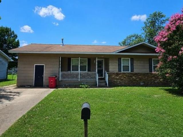 House for sale in Sikeston, Missouri