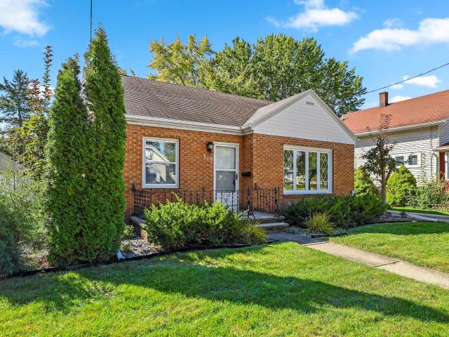 House for sale in Little Chute, Outagamie County