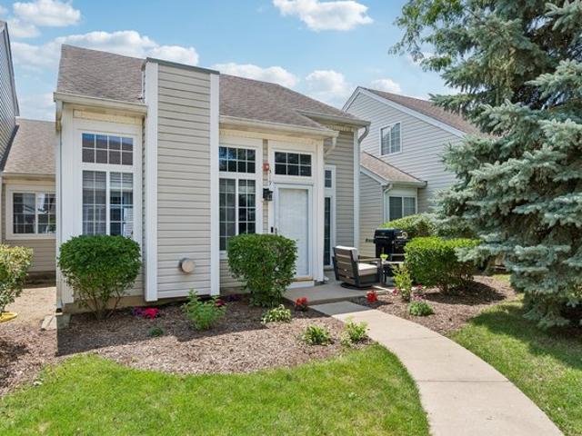 Condo for sale in North Aurora, Illinois