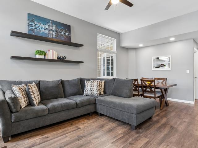Condo for sale in North Aurora, Illinois