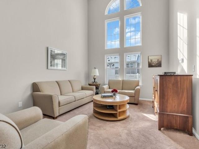 Townhouse for sale in Bridgewater, New Jersey