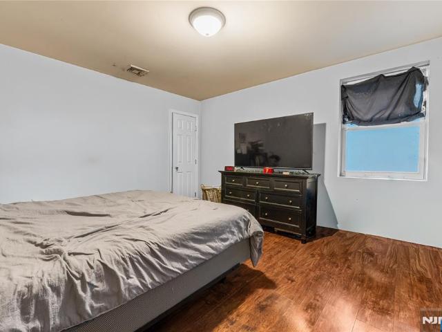 House for sale in Lodi, New Jersey