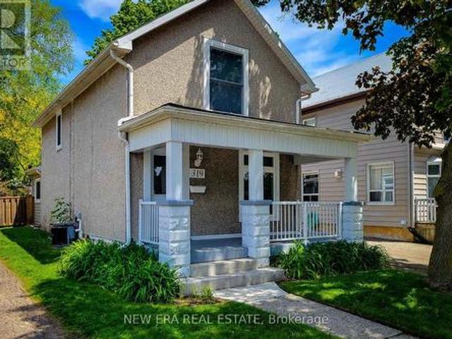 House for sale in Ancaster, Ontario