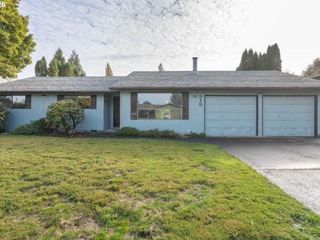 Townhouse for sale in Monmouth, Polk County