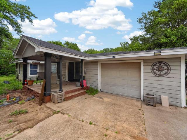 House for sale in Henderson, Texas