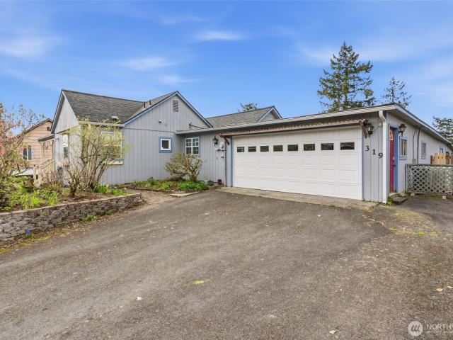 House for sale in Kalama, Washington