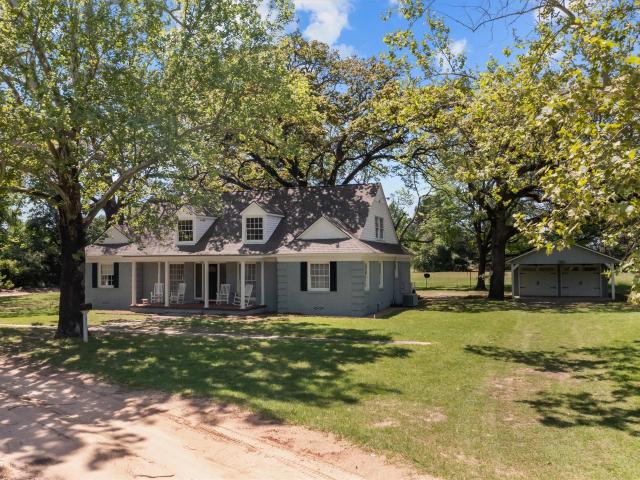 House for sale in Grapeland, Texas
