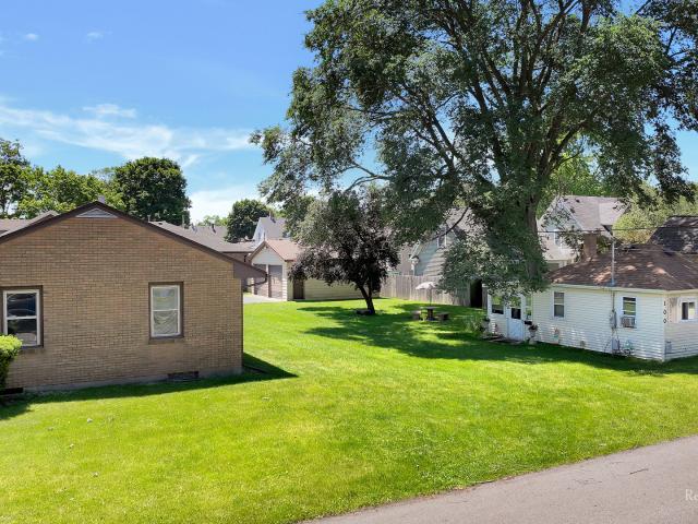 House for sale in Carpentersville, Illinois