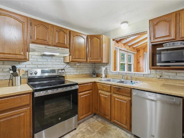 House for sale in Village of North Syracuse, Town of Clay