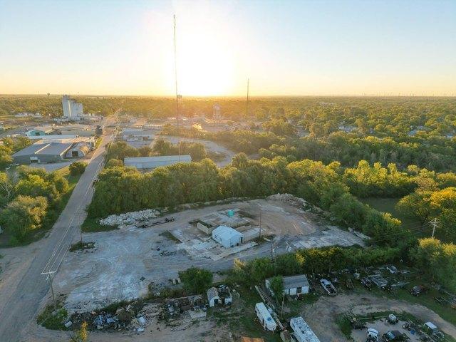 Land for sale in Pratt