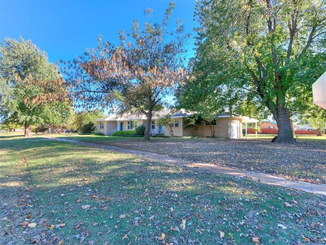 House for sale in Crescent, Oklahoma