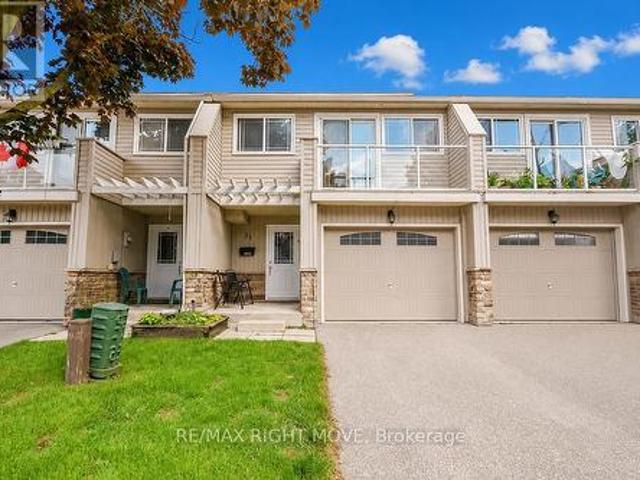 Townhouse for sale in Orillia, Ontario