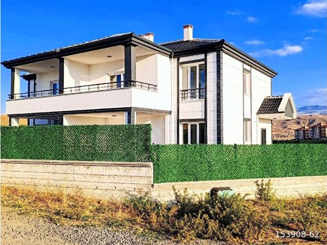 Niğde içerisinde satılık Villa