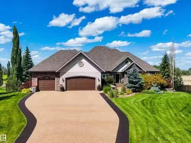 House for sale in Alberta