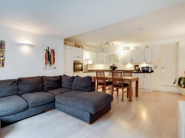 Apartment for rent in Westbourne Estate, Greater London