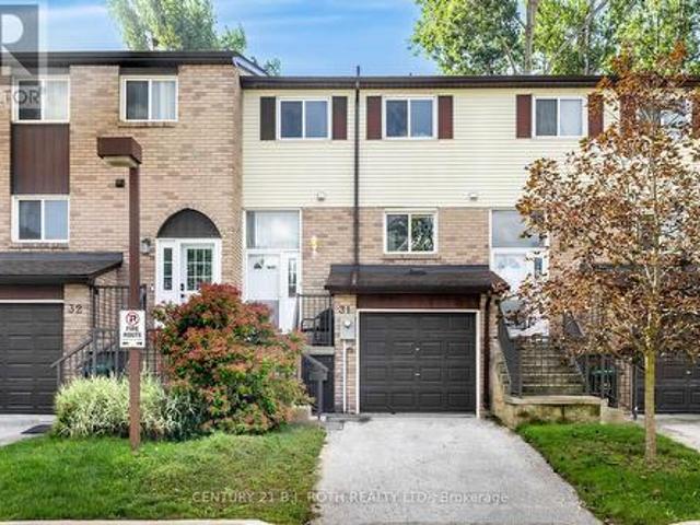 Townhouse for sale in Barrie, Ontario