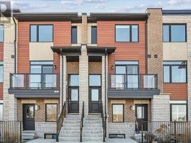 Townhouse for sale in Ancaster, Ontario
